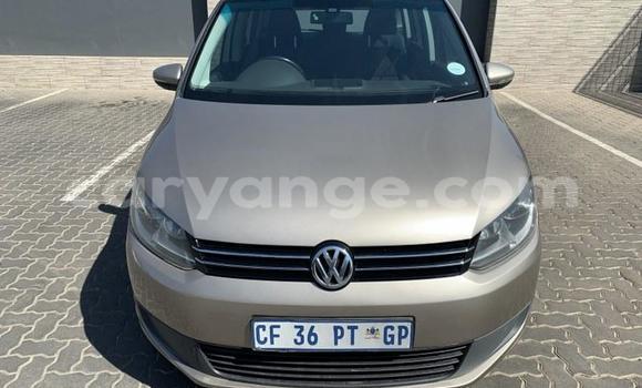Acheter Occasion Voiture Volkswagen Touran Gris à Windhoek, Namibie Acheter Occasion Voiture Volkswagen Touran Gris à Windhoek, Namibie