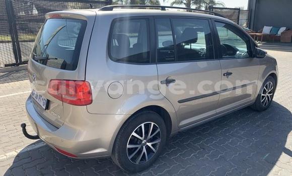 Acheter Occasion Voiture Volkswagen Touran Gris à Windhoek, Namibie Acheter Occasion Voiture Volkswagen Touran Gris à Windhoek, Namibie