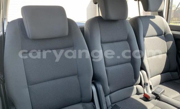 Acheter Occasion Voiture Volkswagen Touran Gris à Windhoek, Namibie Acheter Occasion Voiture Volkswagen Touran Gris à Windhoek, Namibie