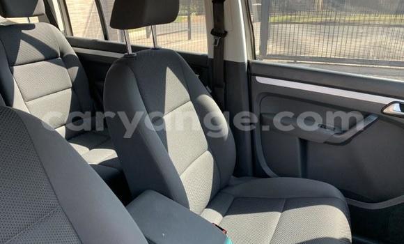 Acheter Occasion Voiture Volkswagen Touran Gris à Windhoek, Namibie Acheter Occasion Voiture Volkswagen Touran Gris à Windhoek, Namibie