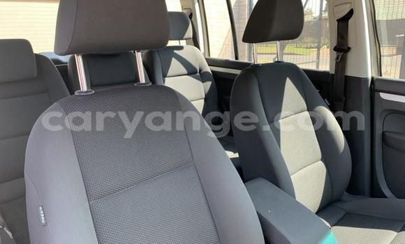 Acheter Occasion Voiture Volkswagen Touran Gris à Windhoek, Namibie Acheter Occasion Voiture Volkswagen Touran Gris à Windhoek, Namibie