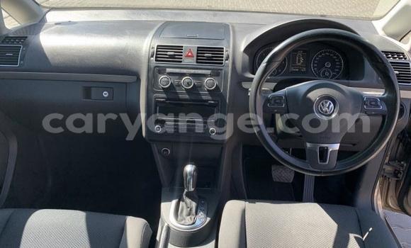 Acheter Occasion Voiture Volkswagen Touran Gris à Windhoek, Namibie Acheter Occasion Voiture Volkswagen Touran Gris à Windhoek, Namibie
