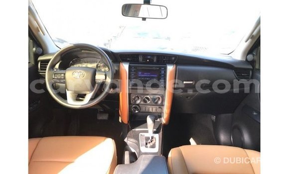 Acheter Import Voiture Toyota Fortuner Autre à Import - Dubai, Namibie Acheter Import Voiture Toyota Fortuner Autre à Import - Dubai, Namibie