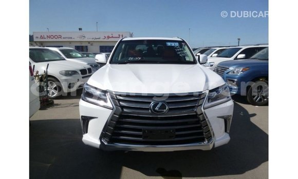Acheter Import Voiture Lexus LX Blanc à Import - Dubai, Namibie Acheter Import Voiture Lexus LX Blanc à Import - Dubai, Namibie