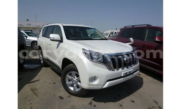 Acheter Import Voiture Toyota Prado Blanc à Import - Dubai, Namibie Acheter Import Voiture Toyota Prado Blanc à Import - Dubai, Namibie