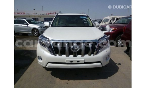 Acheter Import Voiture Toyota Prado Blanc à Import - Dubai, Namibie Acheter Import Voiture Toyota Prado Blanc à Import - Dubai, Namibie