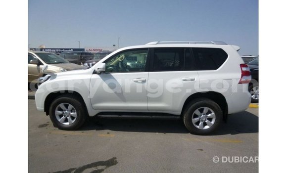 Acheter Import Voiture Toyota Prado Blanc à Import - Dubai, Namibie Acheter Import Voiture Toyota Prado Blanc à Import - Dubai, Namibie