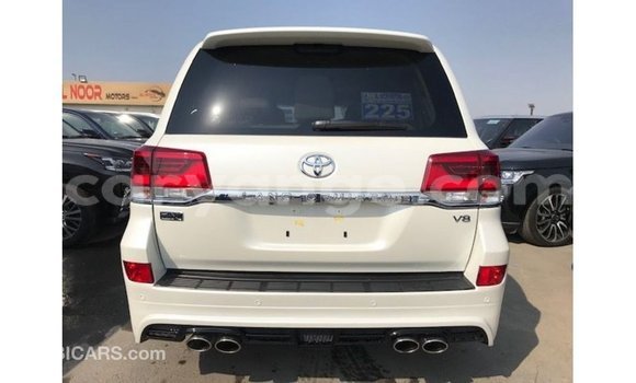 Acheter Import Voiture Toyota Land Cruiser Blanc à Import - Dubai, Namibie Acheter Import Voiture Toyota Land Cruiser Blanc à Import - Dubai, Namibie