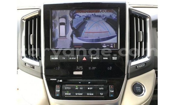 Acheter Import Voiture Toyota Land Cruiser Blanc à Import - Dubai, Namibie Acheter Import Voiture Toyota Land Cruiser Blanc à Import - Dubai, Namibie