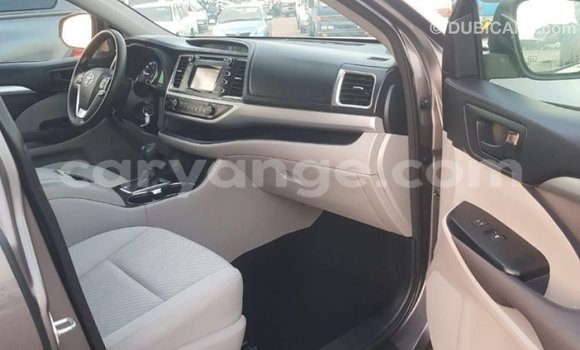 Acheter Import Voiture Toyota Highlander Autre à Import - Dubai, Namibie Acheter Import Voiture Toyota Highlander Autre à Import - Dubai, Namibie