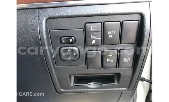 Acheter Import Voiture Toyota Land Cruiser Blanc à Import - Dubai, Namibie Acheter Import Voiture Toyota Land Cruiser Blanc à Import - Dubai, Namibie