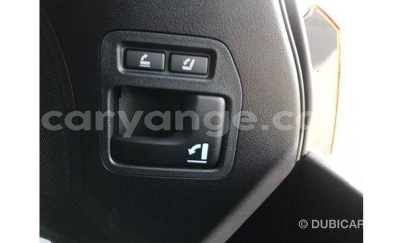 Acheter Import Voiture Toyota Land Cruiser Blanc à Import - Dubai, Namibie Acheter Import Voiture Toyota Land Cruiser Blanc à Import - Dubai, Namibie