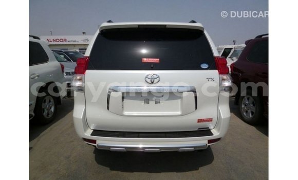 Acheter Import Voiture Toyota Prado Blanc à Import - Dubai, Namibie Acheter Import Voiture Toyota Prado Blanc à Import - Dubai, Namibie
