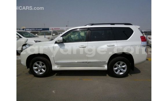 Acheter Import Voiture Toyota Prado Blanc à Import - Dubai, Namibie Acheter Import Voiture Toyota Prado Blanc à Import - Dubai, Namibie