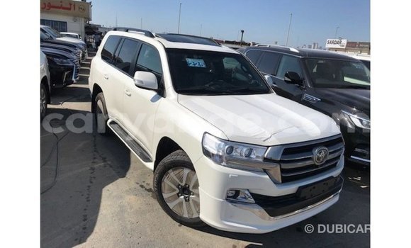 Acheter Import Voiture Toyota Land Cruiser Blanc à Import - Dubai, Namibie Acheter Import Voiture Toyota Land Cruiser Blanc à Import - Dubai, Namibie