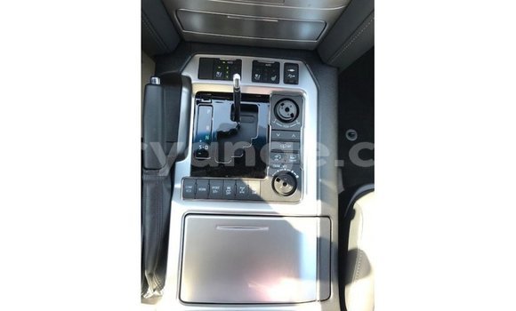 Acheter Import Voiture Toyota Land Cruiser Blanc à Import - Dubai, Namibie Acheter Import Voiture Toyota Land Cruiser Blanc à Import - Dubai, Namibie