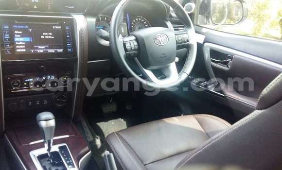 Buy Used Toyota Fortuner White Car in Windhoek in Namibia Buy Used Toyota Fortuner White Car in Windhoek in Namibia