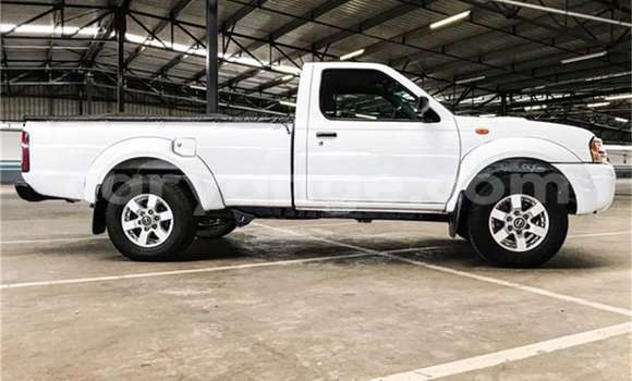 Buy Used Nissan NP 300 White Car in Windhoek in Namibia Buy Used Nissan NP 300 White Car in Windhoek in Namibia