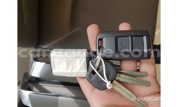 Acheter Import Voiture Toyota Land Cruiser Beige à Import - Dubai, Namibie Acheter Import Voiture Toyota Land Cruiser Beige à Import - Dubai, Namibie