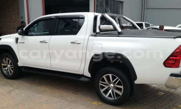 Buy Used Toyota Hilux White Car in Windhoek in Namibia Buy Used Toyota Hilux White Car in Windhoek in Namibia