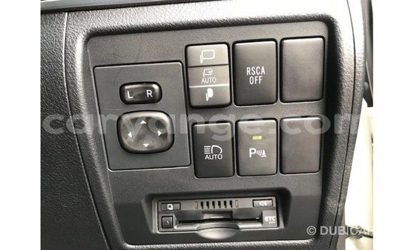 Acheter Import Voiture Toyota Land Cruiser Blanc à Import - Dubai, Namibie Acheter Import Voiture Toyota Land Cruiser Blanc à Import - Dubai, Namibie