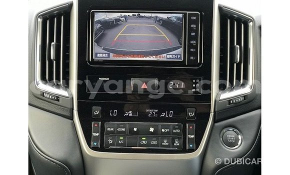 Acheter Import Voiture Toyota Land Cruiser Blanc à Import - Dubai, Namibie Acheter Import Voiture Toyota Land Cruiser Blanc à Import - Dubai, Namibie