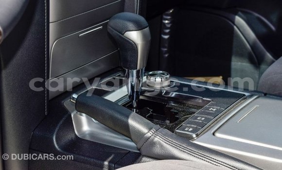 Acheter Import Voiture Toyota Land Cruiser Noir à Import - Dubai, Namibie Acheter Import Voiture Toyota Land Cruiser Noir à Import - Dubai, Namibie