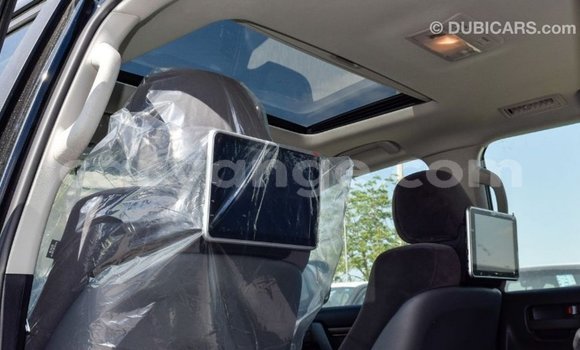 Acheter Import Voiture Toyota Land Cruiser Noir à Import - Dubai, Namibie Acheter Import Voiture Toyota Land Cruiser Noir à Import - Dubai, Namibie