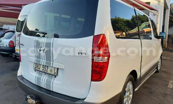 Acheter Occasion Voiture Hyundai H1 Blanc à Windhoek, Namibie Acheter Occasion Voiture Hyundai H1 Blanc à Windhoek, Namibie