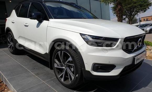 Acheter Occasion Voiture Volvo XC40 Gris à Grootfontein, Namibie Acheter Occasion Voiture Volvo XC40 Gris à Grootfontein, Namibie