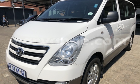 Buy Used Hyundai H1 White Car in Grootfontein in Namibia Buy Used Hyundai H1 White Car in Grootfontein in Namibia