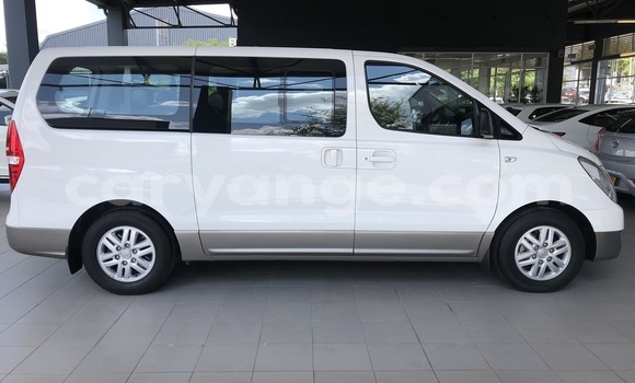 Buy Used Hyundai H1 White Car in Grootfontein in Namibia Buy Used Hyundai H1 White Car in Grootfontein in Namibia