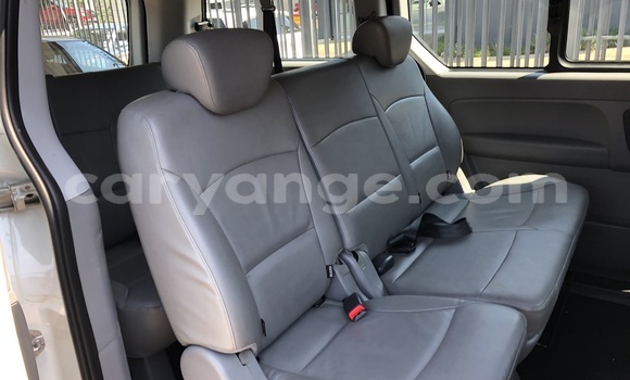 Buy Used Hyundai H1 White Car in Grootfontein in Namibia Buy Used Hyundai H1 White Car in Grootfontein in Namibia