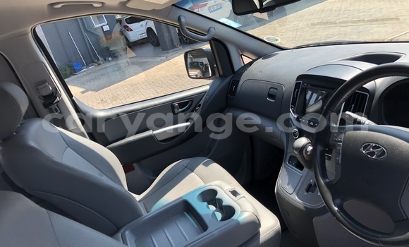 Buy Used Hyundai H1 White Car in Grootfontein in Namibia Buy Used Hyundai H1 White Car in Grootfontein in Namibia