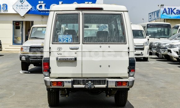 Buy Import Toyota Land Cruiser White Car in Import - Dubai in Namibia Buy Import Toyota Land Cruiser White Car in Import - Dubai in Namibia
