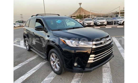 Acheter Import Voiture Toyota Highlander Noir à Import - Dubai, Namibie Acheter Import Voiture Toyota Highlander Noir à Import - Dubai, Namibie