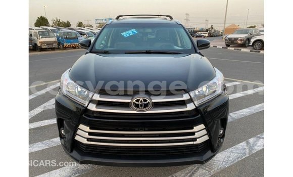 Acheter Import Voiture Toyota Highlander Noir à Import - Dubai, Namibie Acheter Import Voiture Toyota Highlander Noir à Import - Dubai, Namibie