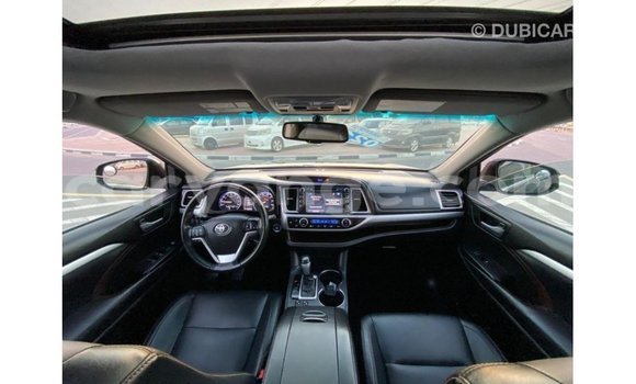 Acheter Import Voiture Toyota Highlander Noir à Import - Dubai, Namibie Acheter Import Voiture Toyota Highlander Noir à Import - Dubai, Namibie