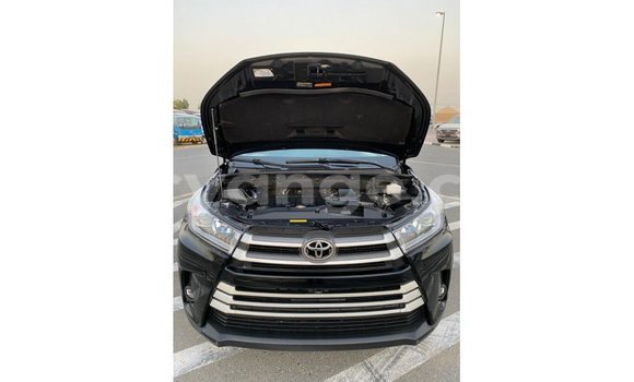 Acheter Import Voiture Toyota Highlander Noir à Import - Dubai, Namibie Acheter Import Voiture Toyota Highlander Noir à Import - Dubai, Namibie