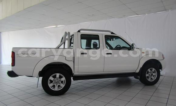 Buy Used Nissan NP 300 White Car in Windhoek in Namibia Buy Used Nissan NP 300 White Car in Windhoek in Namibia