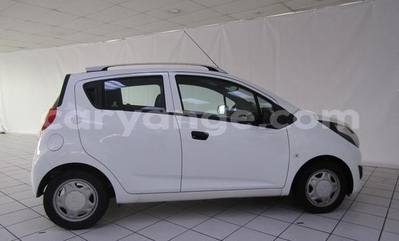 Acheter Occasion Voiture Chevrolet Spark Blanc à Windhoek, Namibie Acheter Occasion Voiture Chevrolet Spark Blanc à Windhoek, Namibie