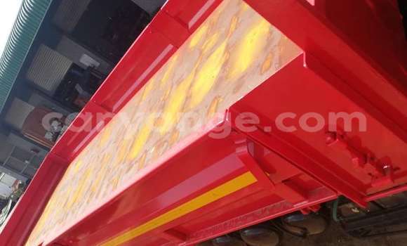 Acheter Occasion Utilitaire Hino Ranger Rouge à Grootfontein, Namibie Acheter Occasion Utilitaire Hino Ranger Rouge à Grootfontein, Namibie