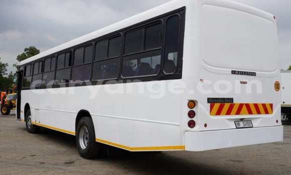 Acheter Occasion Voiture Mercedes-Benz 200 Blanc à Karasburg, Karas Acheter Occasion Voiture Mercedes-Benz 200 Blanc à Karasburg, Karas