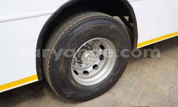 Acheter Occasion Voiture Mercedes-Benz 200 Blanc à Karasburg, Karas Acheter Occasion Voiture Mercedes-Benz 200 Blanc à Karasburg, Karas