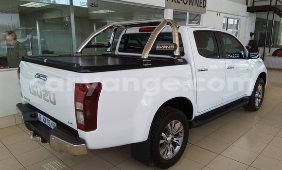 Buy Used Isuzu D–MAX White Car in Grootfontein in Namibia Buy Used Isuzu D–MAX White Car in Grootfontein in Namibia
