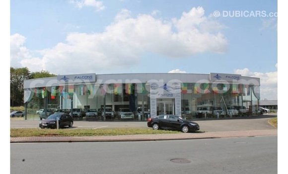 Acheter Import Voiture Toyota Hilux Blanc à Import - Dubai, Namibie Acheter Import Voiture Toyota Hilux Blanc à Import - Dubai, Namibie