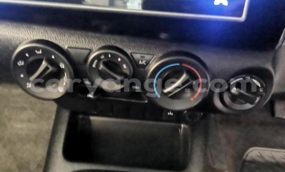 Acheter Occasion Voiture Toyota Hilux Blanc à Windhoek, Namibie Acheter Occasion Voiture Toyota Hilux Blanc à Windhoek, Namibie