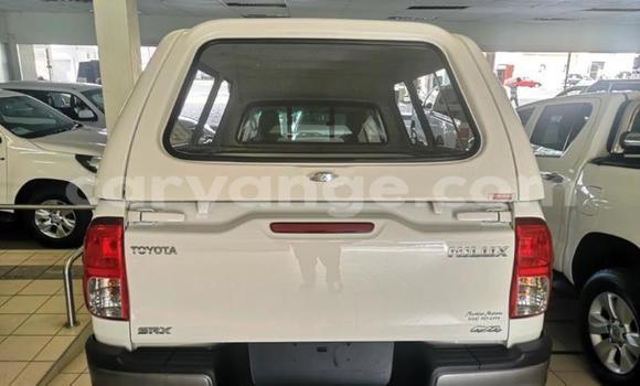 Acheter Occasion Voiture Toyota Hilux Blanc à Windhoek, Namibie Acheter Occasion Voiture Toyota Hilux Blanc à Windhoek, Namibie