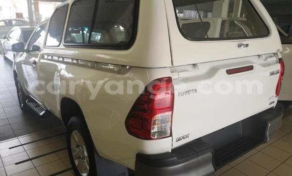 Acheter Occasion Voiture Toyota Hilux Blanc à Windhoek, Namibie Acheter Occasion Voiture Toyota Hilux Blanc à Windhoek, Namibie