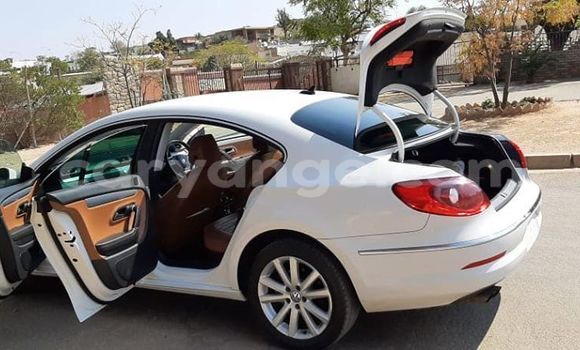 Acheter Occasion Voiture Volkswagen Passat Blanc à Windhoek, Namibie Acheter Occasion Voiture Volkswagen Passat Blanc à Windhoek, Namibie
